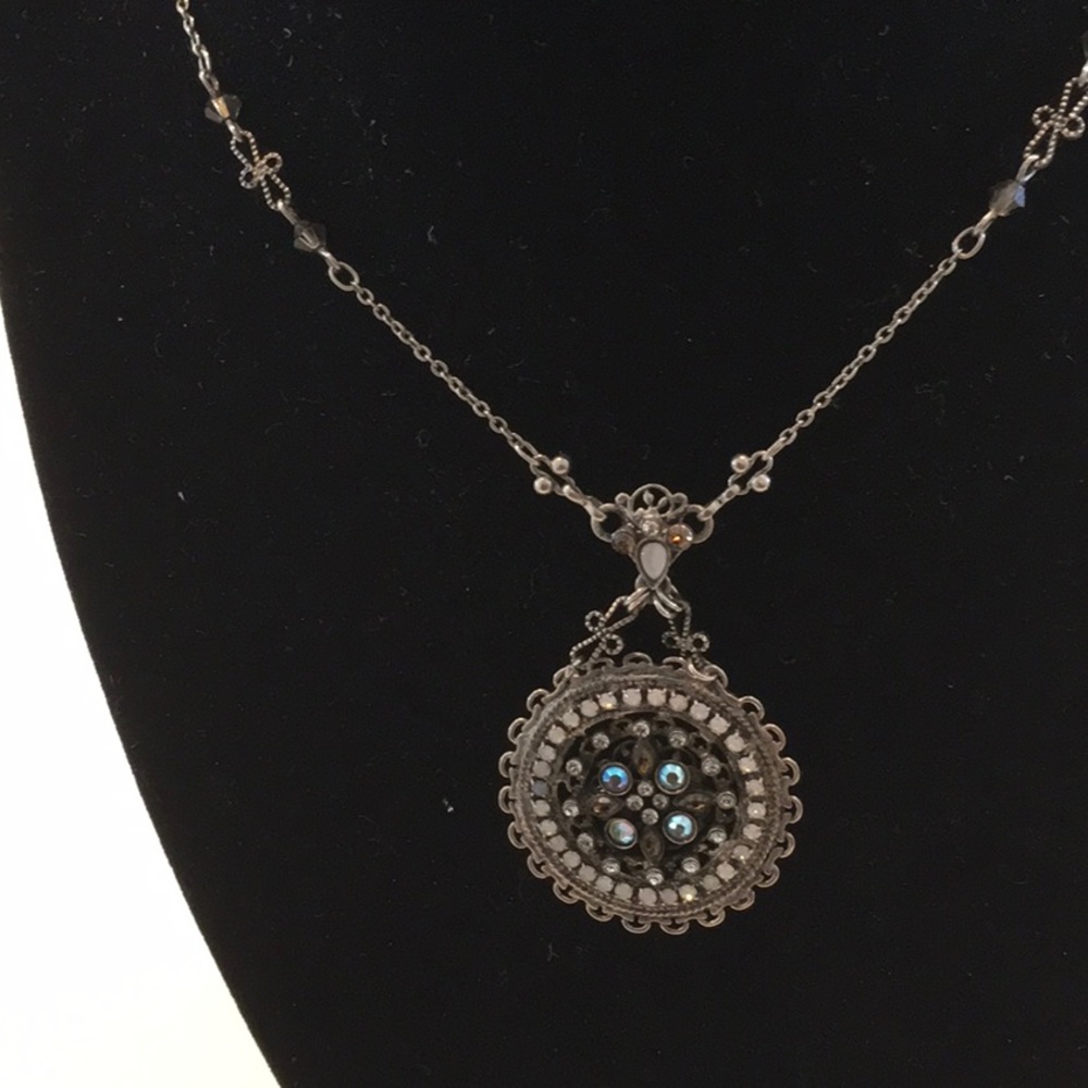 Sorrel Pendant